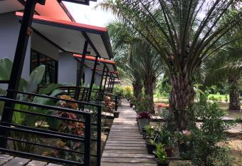 Khao Sok Residence Resort has Balcony rooms