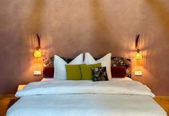 Br  ust  berl Sch  nbrunn has Balcony rooms