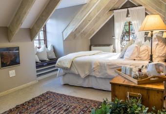 The Bergzicht Guest Suite allows 18 year olds to book a room