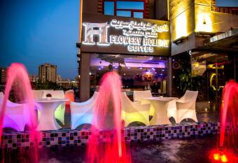 Flowery Holiday Suites has Balcony rooms