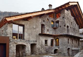 Le Coffret allows 18 year olds to book a room