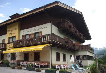 Berggasthof Stern has Balcony rooms