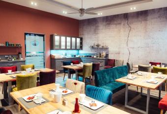 Hotel - Pension & Gastst  tte  has Balcony rooms