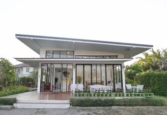 Aspiraya Resort has Balcony rooms