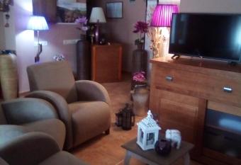 Hostal Sol de la Vega has Balcony rooms