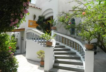 Hotel Villa Hermosa has Balcony rooms