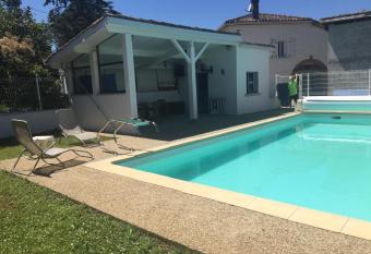 L   Grange has Balcony rooms