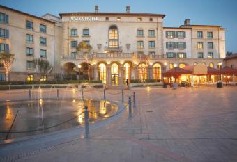 Piazza Hotel Montecasino allows 18 year olds to book a room