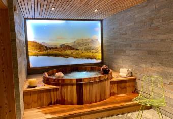 H  tel LAPIAZ & Spa - FLAINE allows 18 year olds to book a room