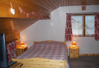 chez nicole allows 18 year olds to book a room