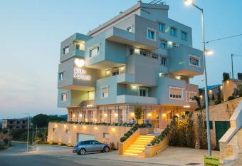 Elite Palace has Balcony rooms