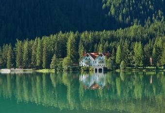 Hotel Seehaus - Only Adults - Mountain Lake Resort allows 18 year olds to book a room