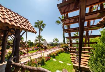Sentido Kamelya Selin Luxury Resort & SPA allows 18 year olds to book a room