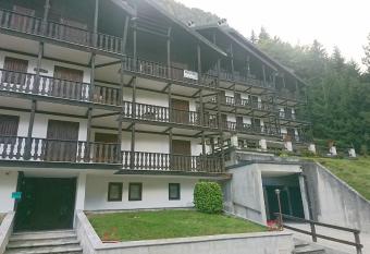 La casa degli gnomi has Balcony rooms