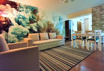 Forest Apartments has Balcony rooms