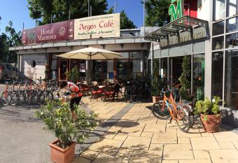 Hotel Mantova has Balcony rooms
