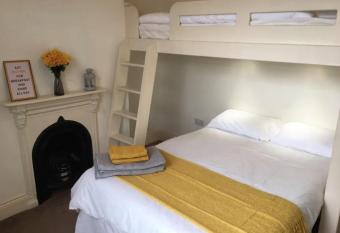 The Leeman Rose allows 18 year olds to book a room