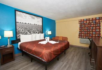 Super 8 by Wyndham Wichita Airport allows 18 year olds to book a room