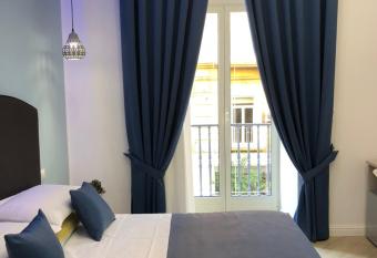 DOMO B&B has Balcony rooms