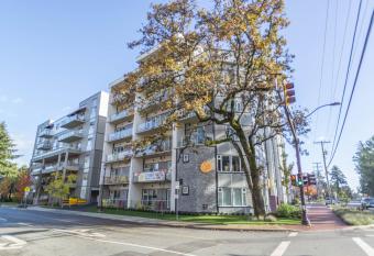 Solo Suites allows 18 year olds to book a room