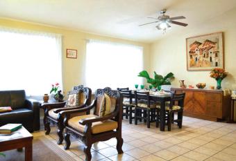 Condominio junto a la ca  ada Eca do Queiros has Balcony rooms