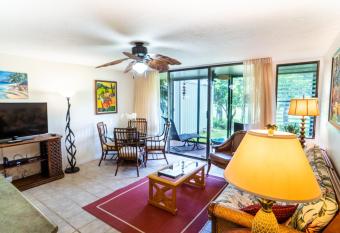 Elegant Turtle Bay Condo has Balcony rooms