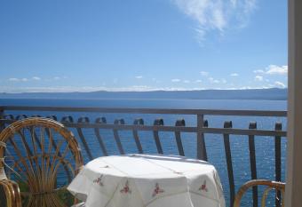 Apartments Santo has Balcony rooms