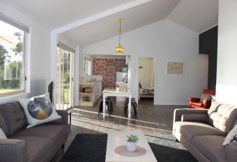 Boomers Retreat, Alonnah, Bruny Island allows 18 year olds to book a room