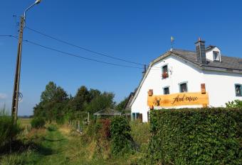 Ard envie Bed&Breakfast allows 18 year olds to book a room