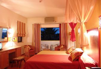 Cerro Da Marina Hotel allows 18 year olds to book a room