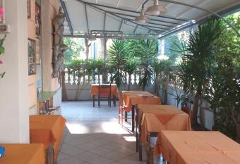 Hotel kim has Balcony rooms