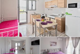 Paulsia Apartments has Balcony rooms