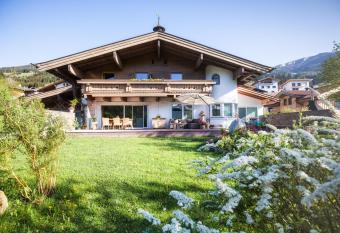 Apartments Margarethe has Balcony rooms