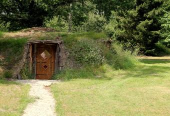 Le Nid Dans Les Bruy  res has Balcony rooms