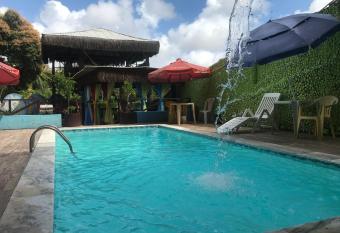 Pousada Alto Astral has rooms with a private hot tub