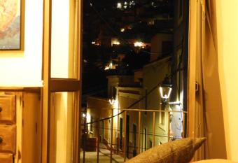 Santa Posada Suites by Lunian allows 18 year olds to book a room