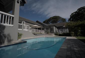 Arbour1 Guesthouse has Balcony rooms