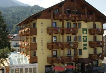 Dolomitenhotel Lienz has Balcony rooms