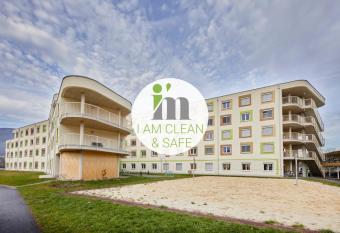 I AM HOTEL im Living Campus allows 18 year olds to book a room