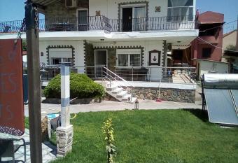 Sounds of the waves has Balcony rooms