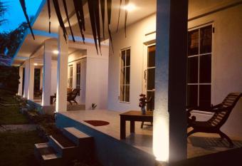 La Perla Bentota has Balcony rooms