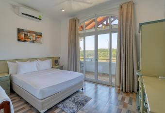 Shamaz Galle has Balcony rooms