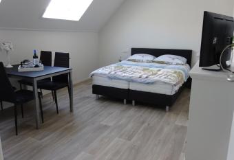 Het Bakkersschuurtje allows 18 year olds to book a room