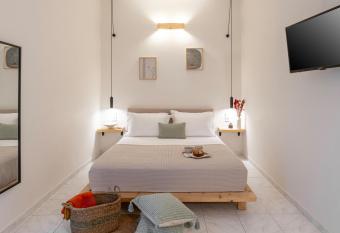 Capella Town, Skiathos allows 18 year olds to book a room