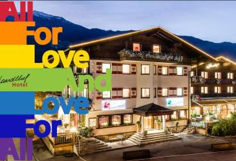 Hotel Standlhof Zillertal has Balcony rooms