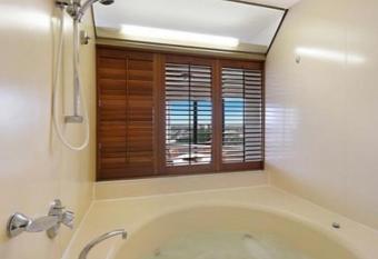 Tiki Hotel Apartments Surfers Paradise allows 18 year olds to book a room