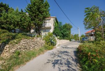Apartment Marija Zdenko has Balcony rooms