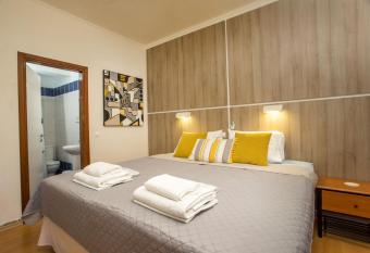 Rea Hotel allows 18 year olds to book a room