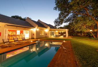 PheZulu Guest Lodge has Balcony rooms