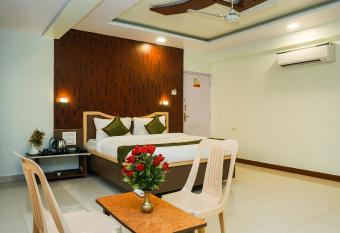 Treebo Trend Hillway Inn Main Market allows 18 year olds to book a room